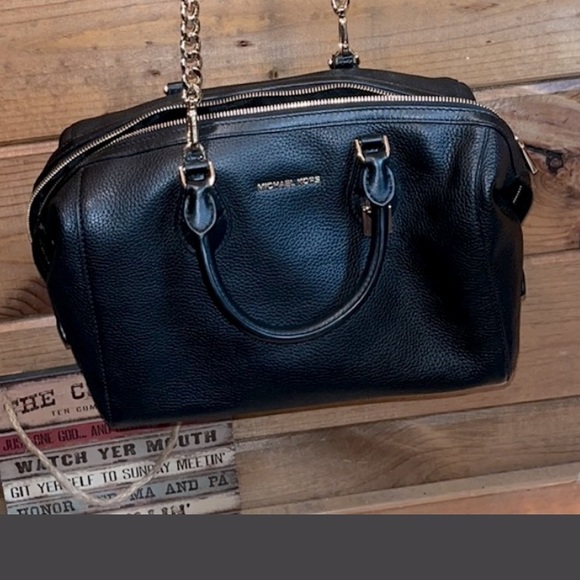 MICHAEL KORS BLACK GOLD SATCHEL HANDBAG/SHOULDER BAG VERY ROOMY NEW ADJ STRAP - Picture 5 of 15